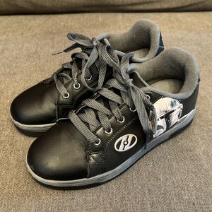 Mandalorian Heelys size Youth 5